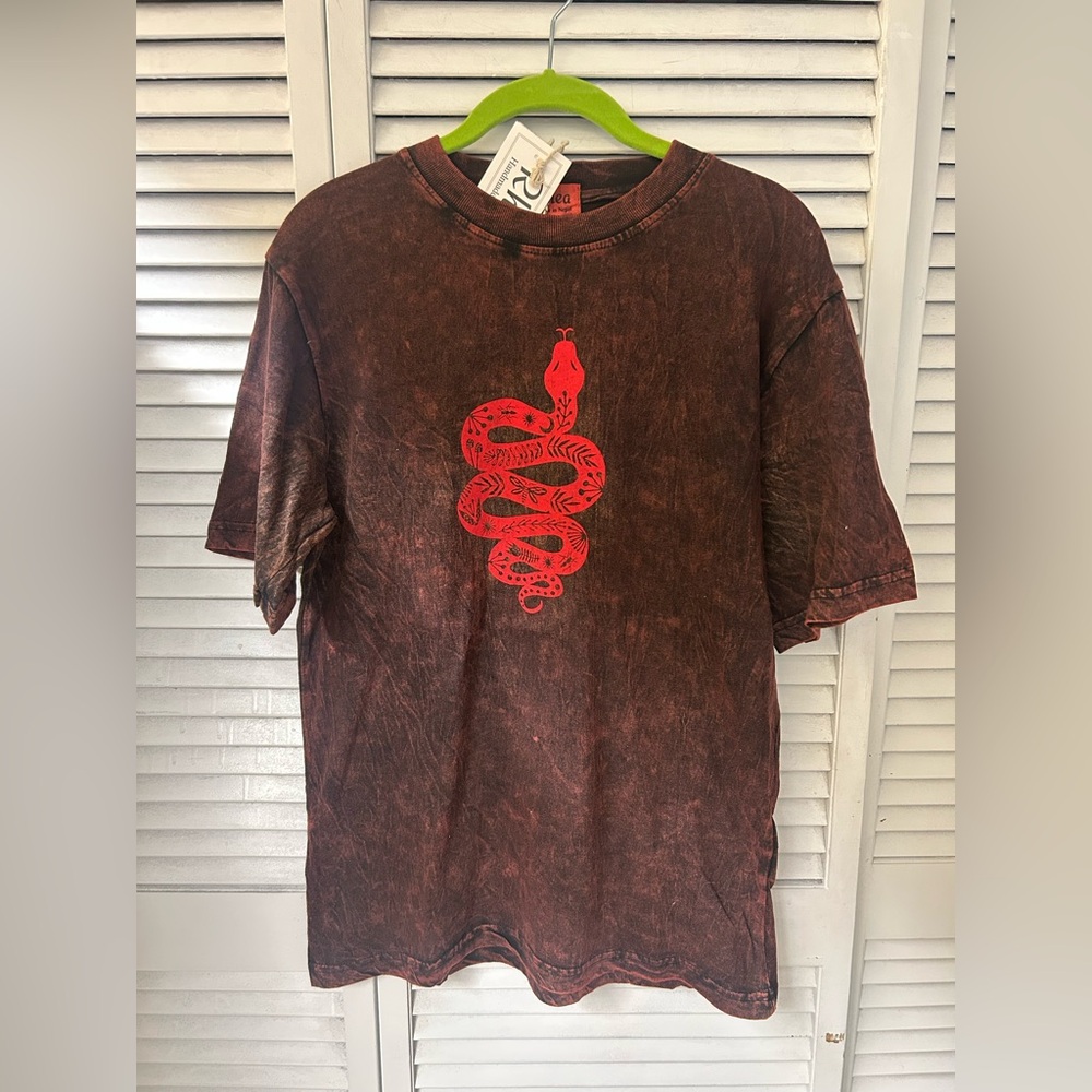 Rhea Rust Brown Graphic Tee with Red‎ Snake Print Size M